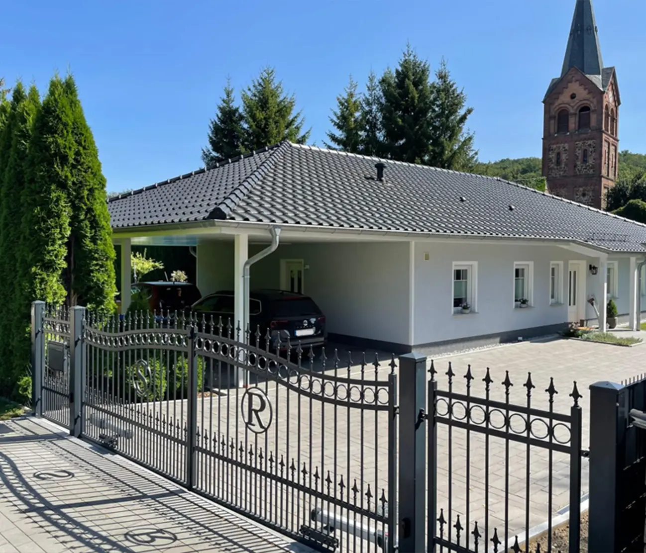 Familie aus Stangerode hat ihr neues Eigenheim mit Bau Elze gebaut und ist begeistert!